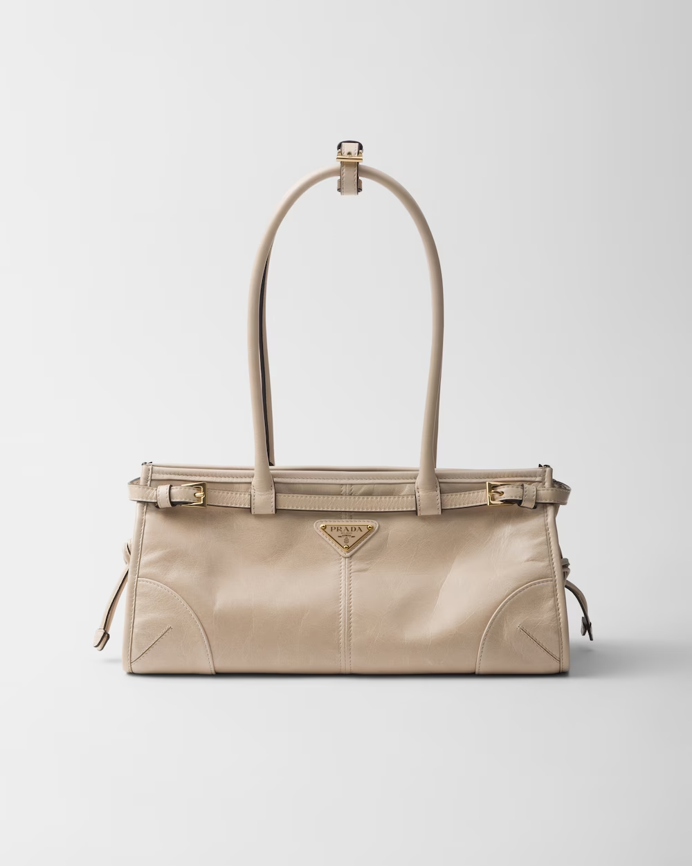 Medium leather handbag